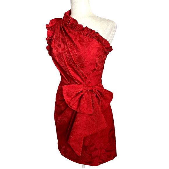 Monique Lhuillier Dress 2 - Picture 5 of 10